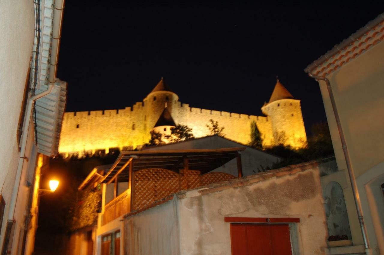 Maison Des Remparts Nichee Sous La Cite Carcassonne Exterior foto